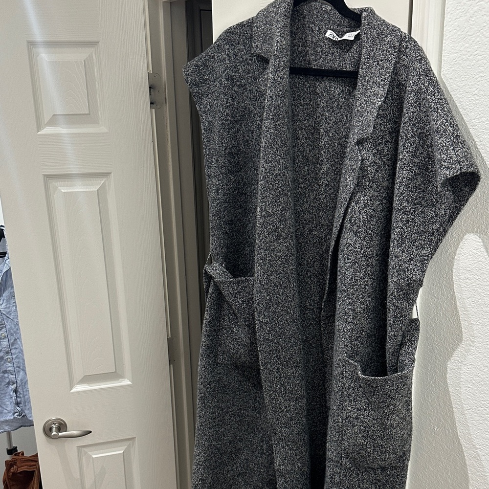 Zara Gray Open-Front Sleeveless Knit Cardigan Vest